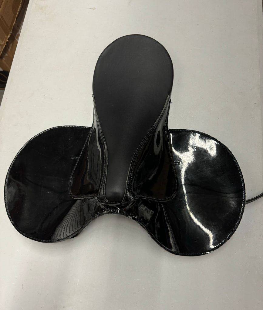 Large with pockets Race Saddle
